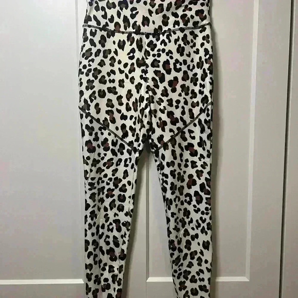 Forever 21 Animal Print Leggings - Picture 1 of 5